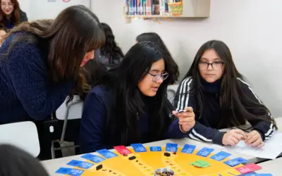 Estudiantes de 7° Básico probaron en exclusiva «Santiago antes de Santiago», el nuevo juego del Museo Precolombino y Agencia Puebla